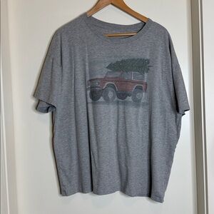 American Eagle Christmas Tee Size L/XL
